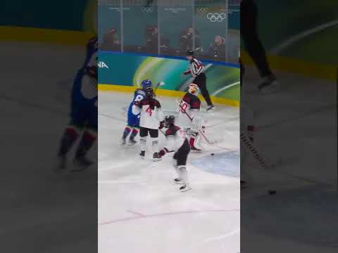 A win for Team Italy. 🇮🇹 The hosts hold on against Team Japan in the women’s Olympic ice hockey 🏒