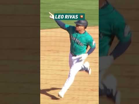 Leo Rivas, what have you done?! #mlb #baseball #mariners