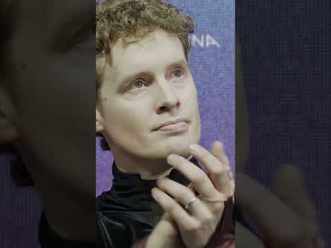 Look at what it means to Laurence Fournier Beaudry and Guillaume Cizeron ❤️