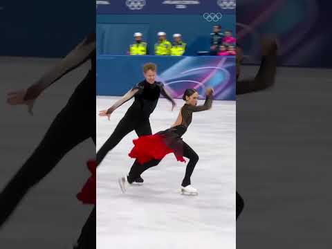 The silver medal in ice dance goes to Madison Chock and Evan Bates! 🥈 #MilanFigureSkating