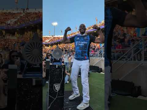 Jerry Rice FIRES THE SIREN 🚨 #jerryrice #49ers #futbol #football #sanjoseearthquakes