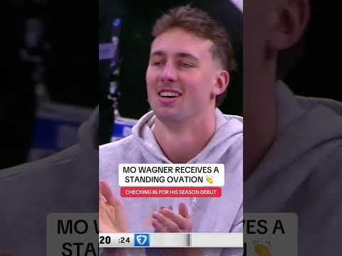 Mo Wagner gets a standing ovation as he prepares to check in for his season debut 🏀 🤩