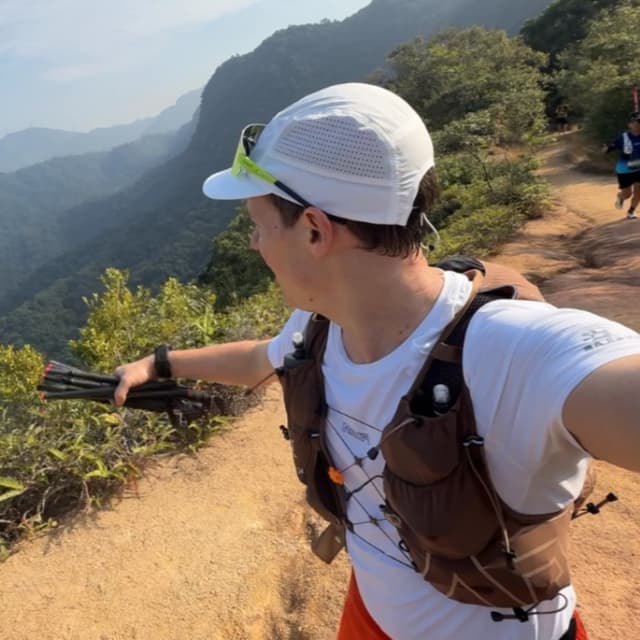 Un viaje a China, una medalla con alas y una marca que igual no conocías: así arranca el nuevo podcast de RUNNEA en 2026