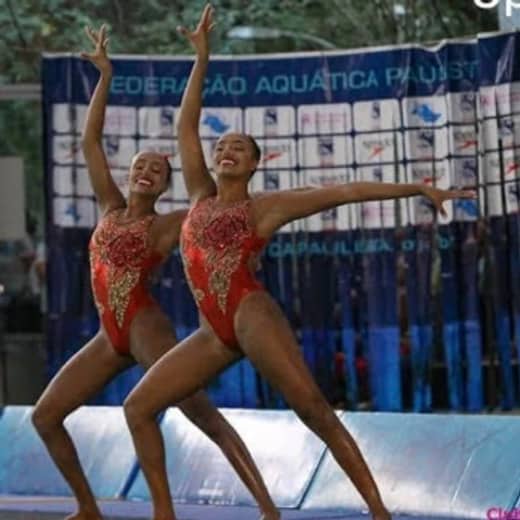 Not Treading Lightly: How Twin Sisters are Making a Difference in the Swimming Community