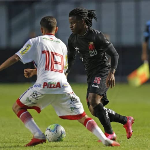 Vasco de Ramon começa a ganhar cara e reservas se destacam em jogo-treino