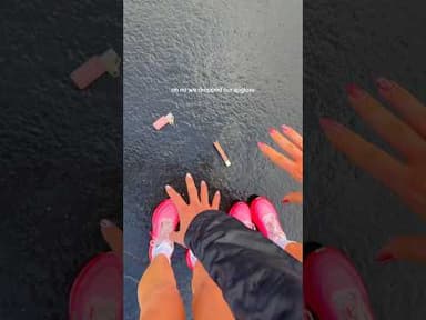 girly pop running core ๐ #runners #shoes #nike #vomeroplus