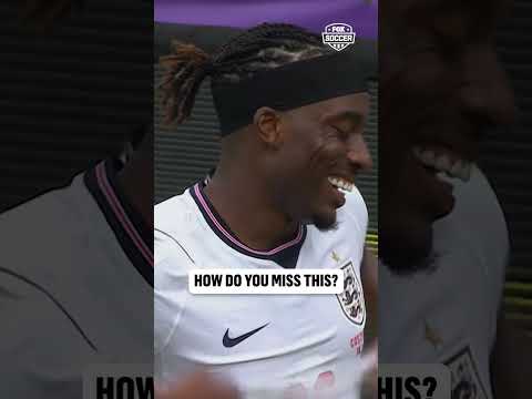 Madueke couldn't help but smile after missing a WIDE-OPEN goal ๐ด๓ ง๓ ข๓ ฅ๓ ฎ๓ ง๓ ฟ