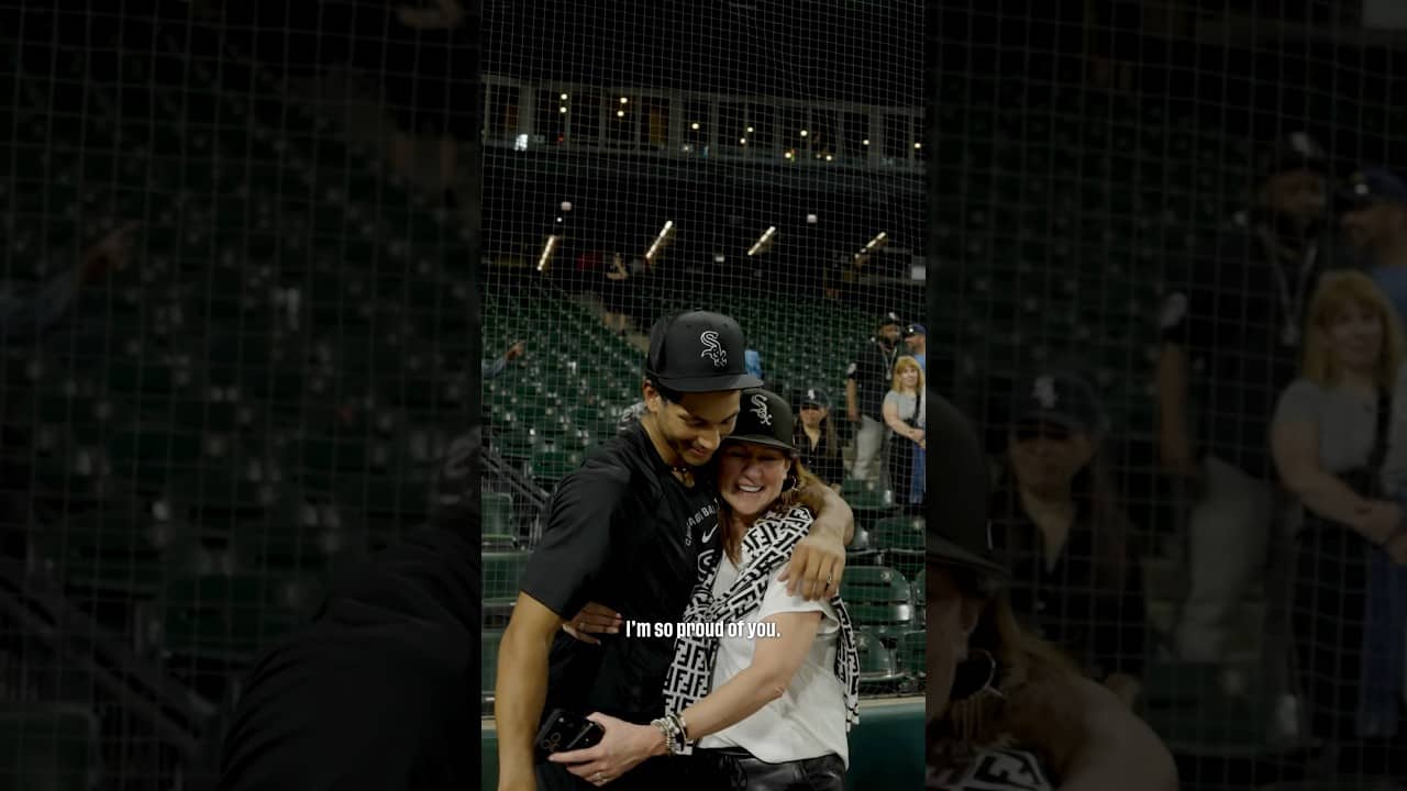 A special moment for Braden and his family π€ #MLB #debut #micdup