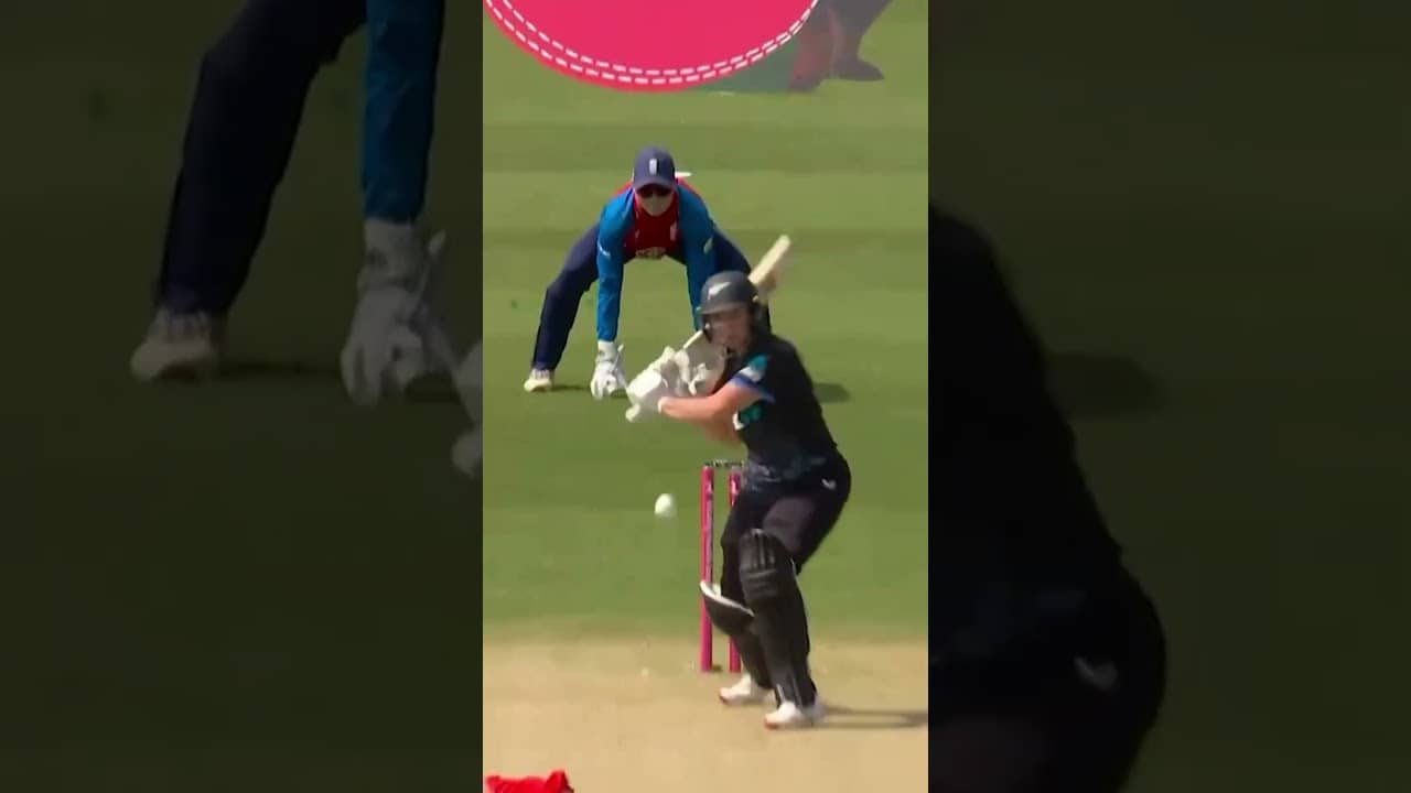 Lauren Bellโs opening over ๐ New Zealand ๐