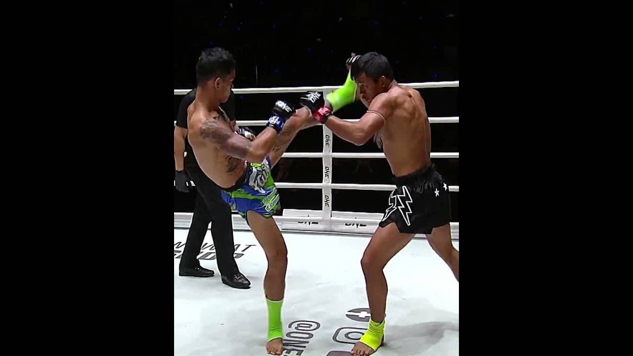 WHAT A MATCH ๐ฅ Can Superlek take home the victory against Abdulla Dayakaev at The Inner Circle!
