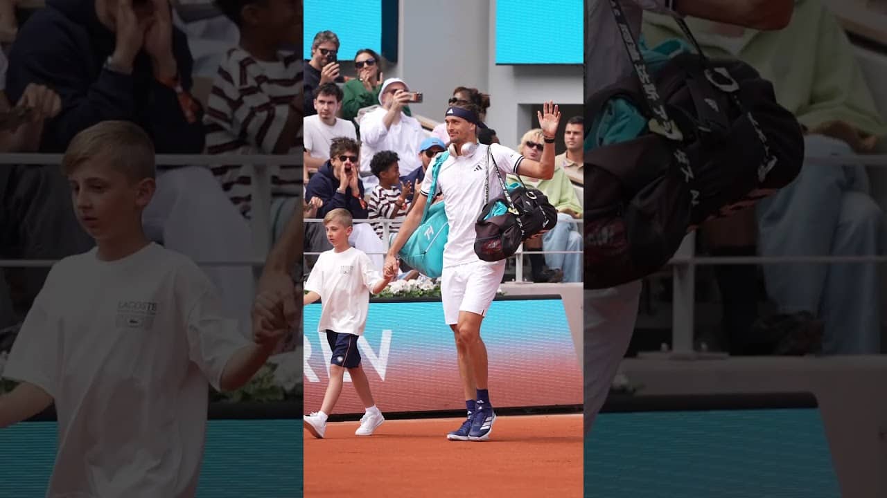 Alexander Zverev and Jesper de Jong stepping on court Philippe-Chatrier battling for spot in QFs