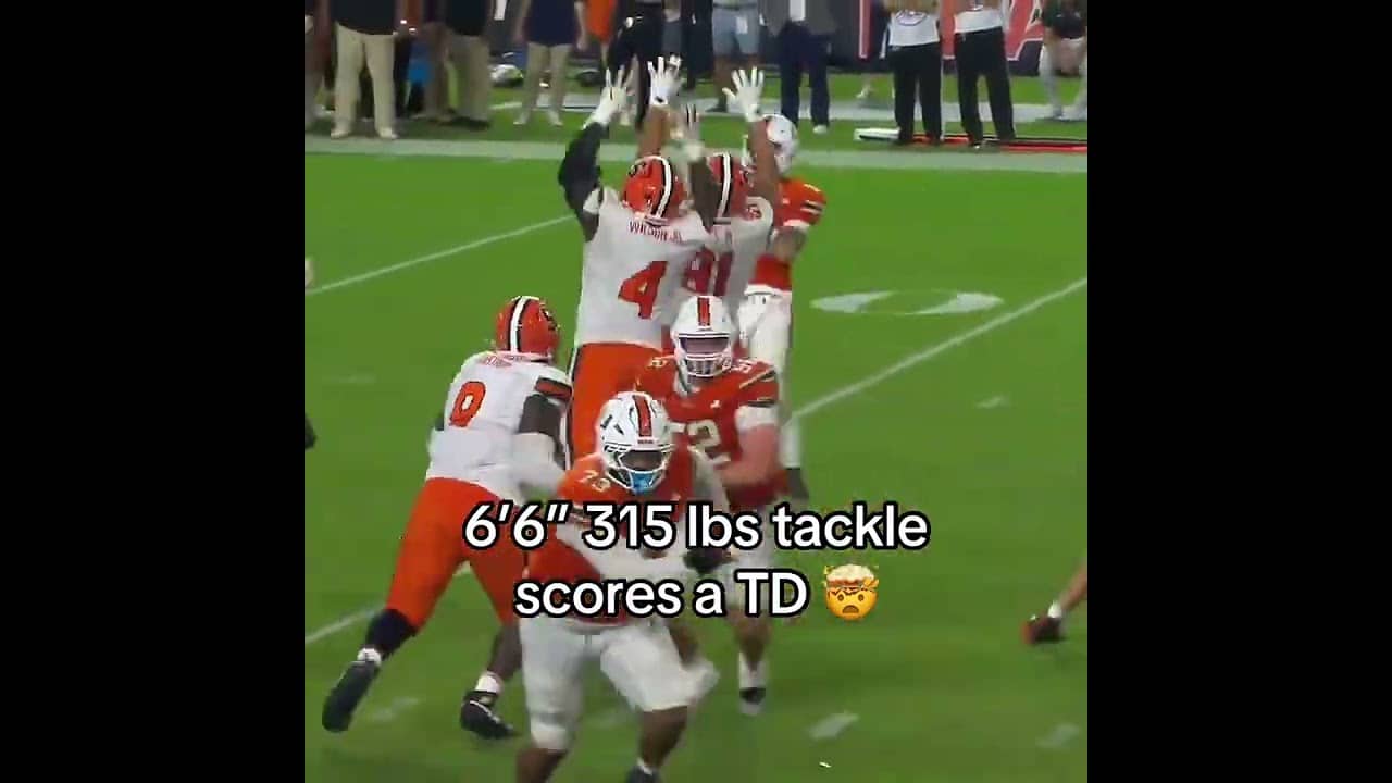 Francis Mauigoa not only is an elite tackle, he scores TDs too š