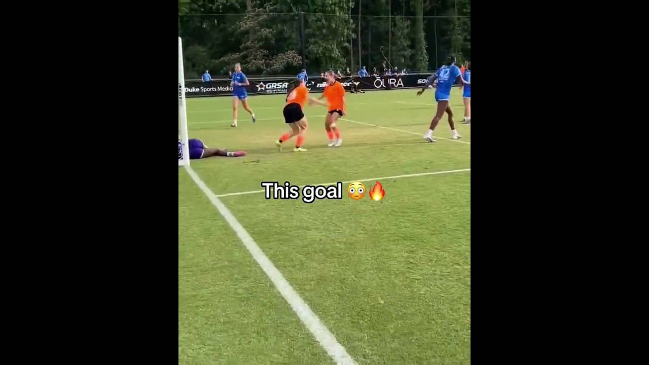 What a goal š„ (via citysoccerfcwomen, Amy_14_Neal/IG)