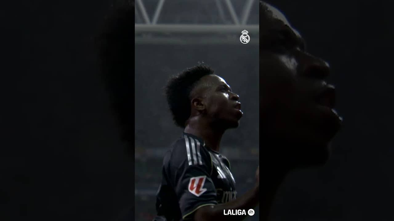 ✌️ How to build a GOLAZO in two steps... #ViniJr #RealMadrid #LaLigaHighlights