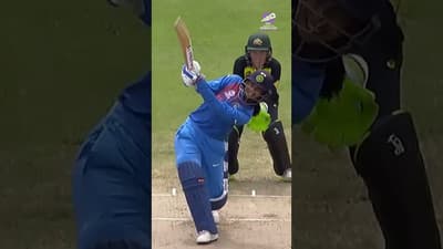 A cricketing royalty in action is Smriti Mandhana 👑