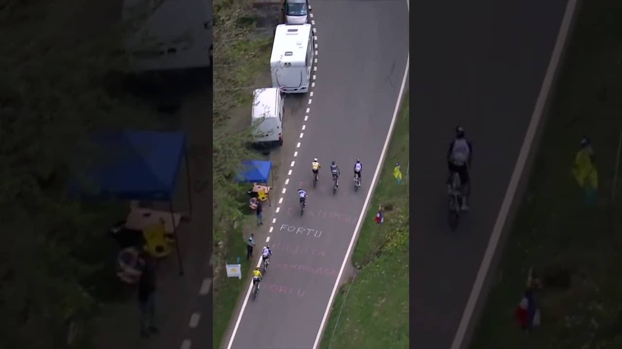 HERE WE GO! 🔥 Tadej Pogacar launches on the Jaunpass in search of a third stage in Romandie.
