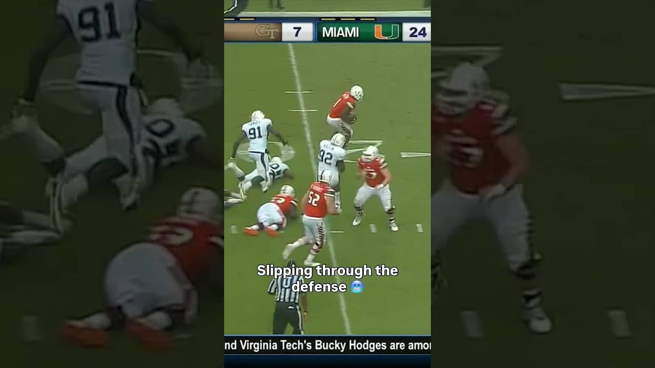 He kept making them miss π€― #miamihurricanes #accfootball #collegefootball
