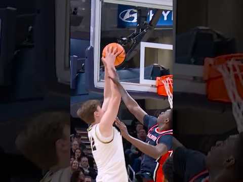 Lob it 🆙 Rock the rim 🪨