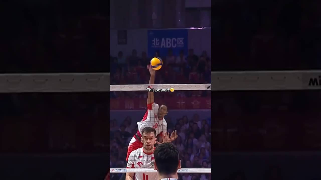 Run for cover when León is serving 🫣🇵🇱 #volleyball #vnl #poland #serve #rally