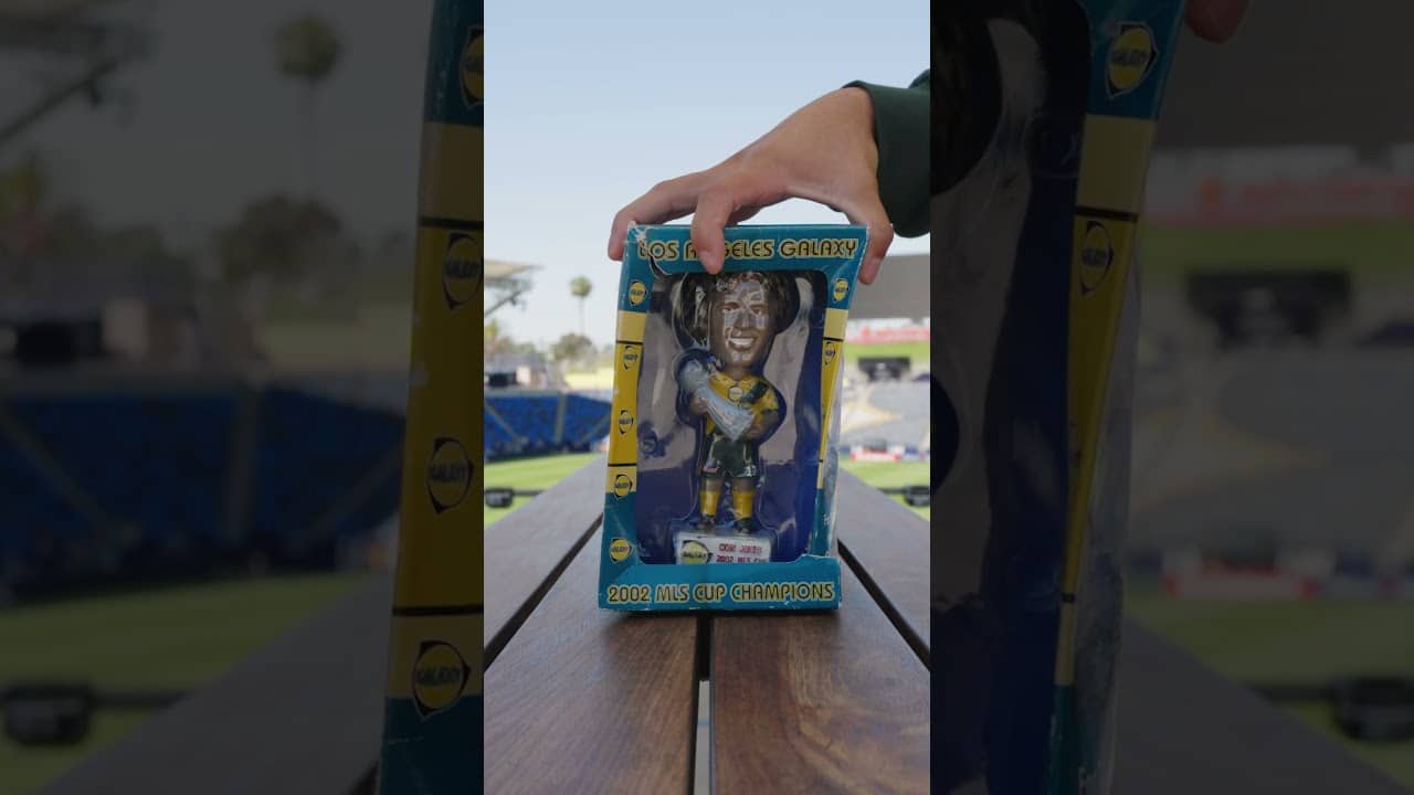15,000 Cobi Jones Replica Statues on 4/26 💙🤍💛 #lagalaxy #mls
