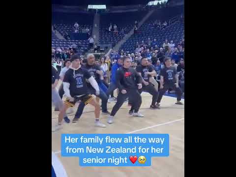 Her family performing a haka in her honor is everything š (via @byuwbb/TT)