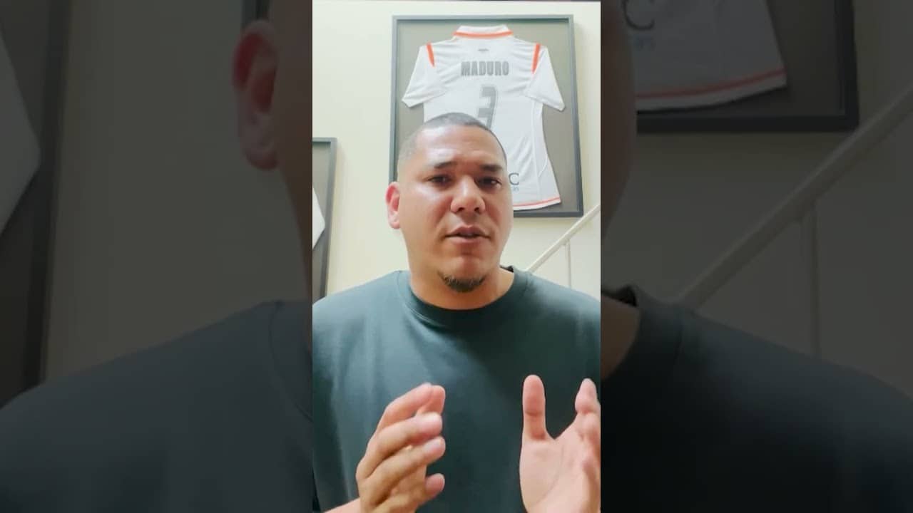 🦇🇳🇱 Maduro manda un mensaje de bienvenida a De Haas en su presentación como jugador del Valencia CF🦇