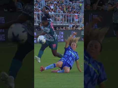 Full commitment. Perfect timing. 😮💨 Madison Curry ⚽