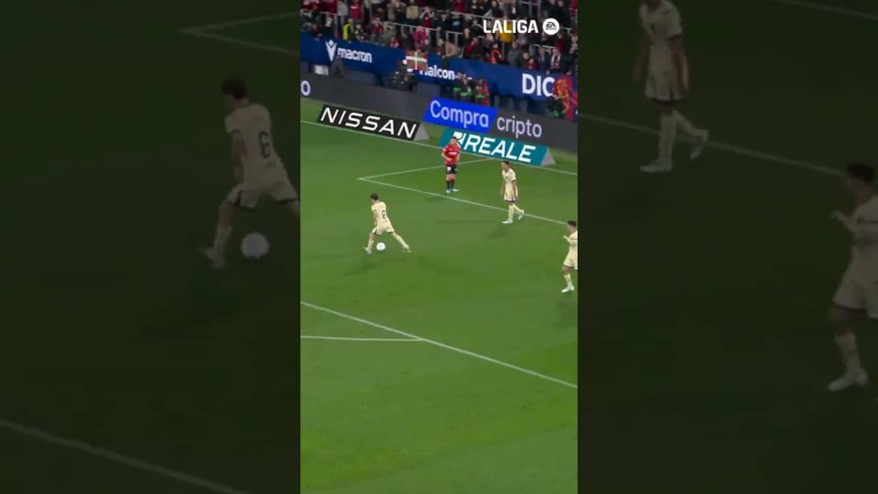 La ocasión de Budimir que se estrelló en el palo en el #OsasunaBarça #LALIGAHighlights