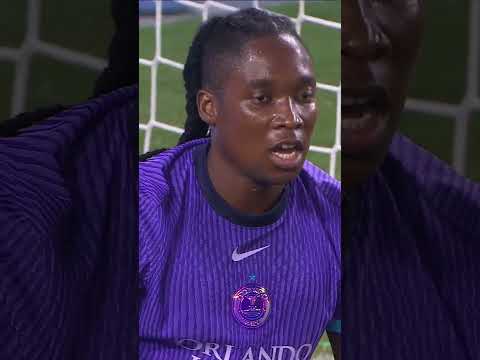Barbra Banda looked destined for the net… but Courage keeper Kailen Sheridan had other plans 💥