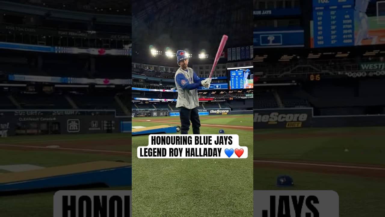 Ernie Clement, Vladimir Guerrero Jr. and the Blue Jays honour Roy Halladay 💙❤️ #MLB #Toronto