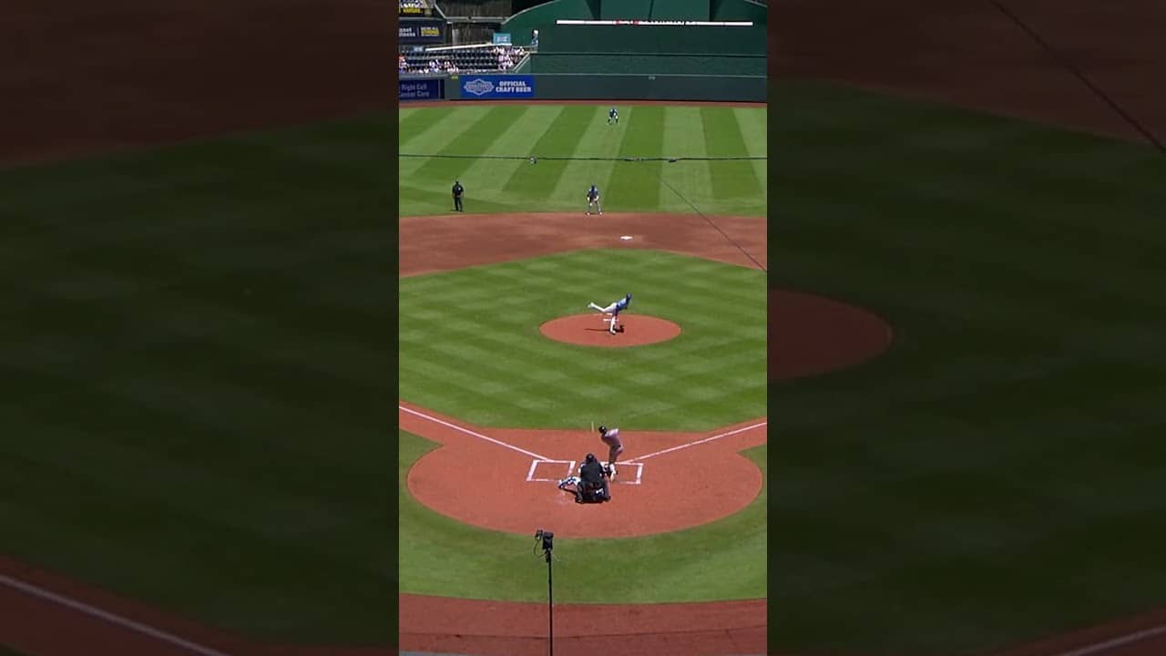 It's a bird. It's a plane. It's Bobby. #baseball #kcroyals #mlb#highlights