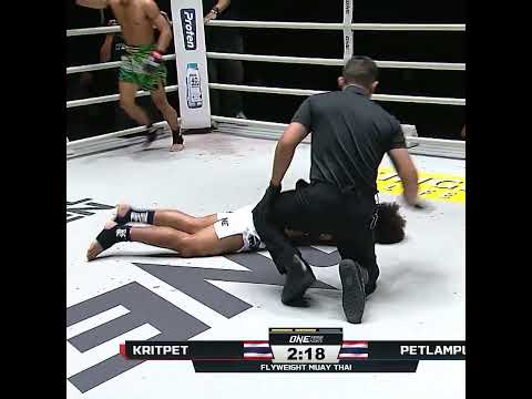 CRITICAL HIT π₯ Kritpet KOs Petlampun in Round 2!