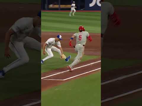 What a glove flip by Tyler Rogers for Blue Jays 😯 Vlad Jr. was impressed!!