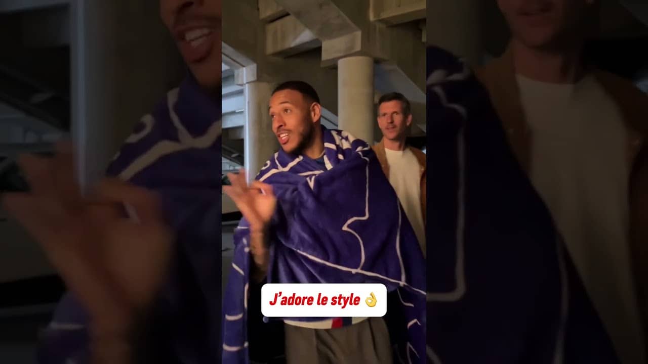 👀 Ce que vous n’avez pas vu pendant le shooting du nouveau maillot Home 🔴🔵 #ol #ligue1 #football