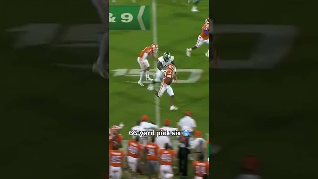 He got some help from the blockers 🤩 #clemson #accfootball #collegefootball