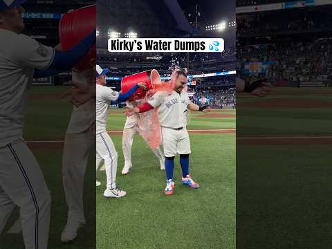 Alejandro Kirk deserves all the water dumps 😌💦 #MLB #BlueJays #Toronto