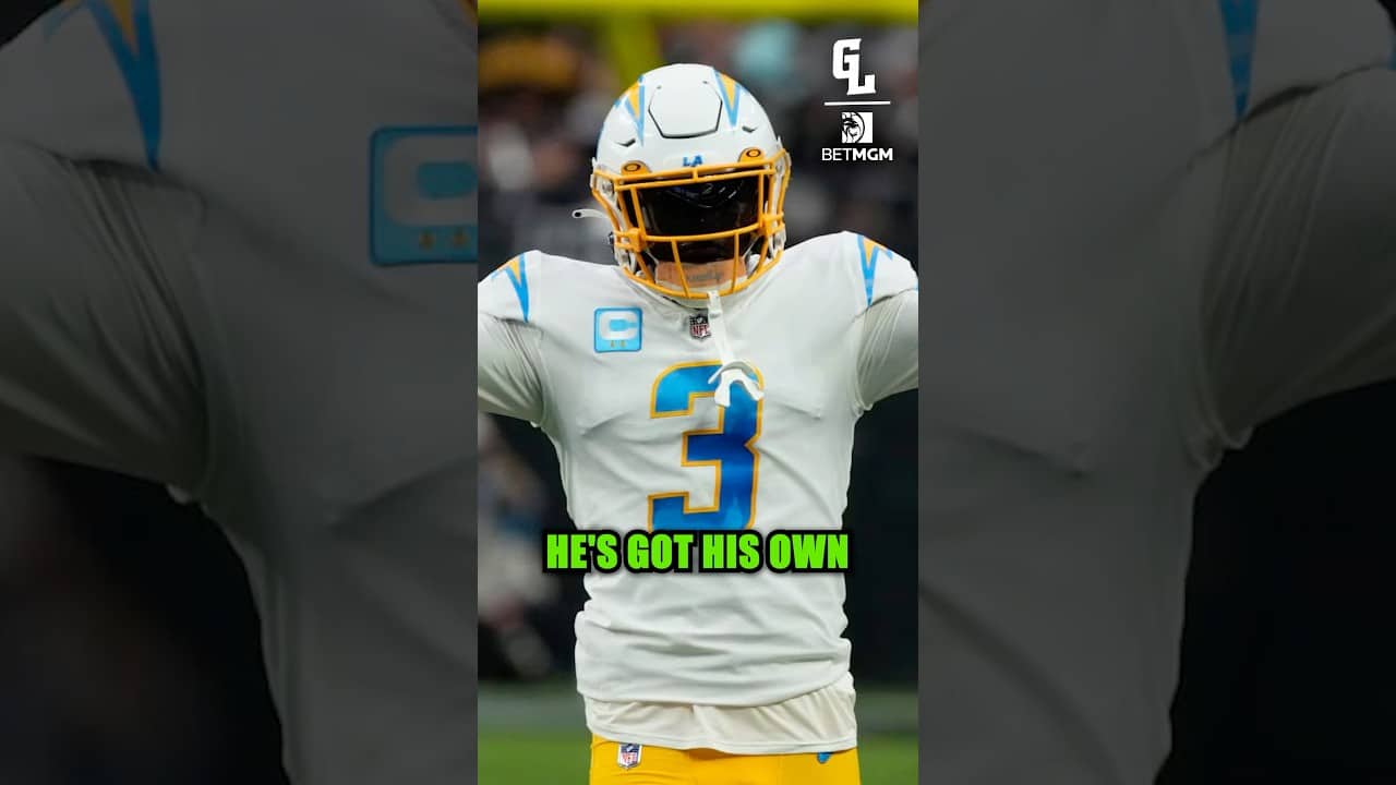 If Derwin James is coming on a blitz GET OUT THE WAY 😭