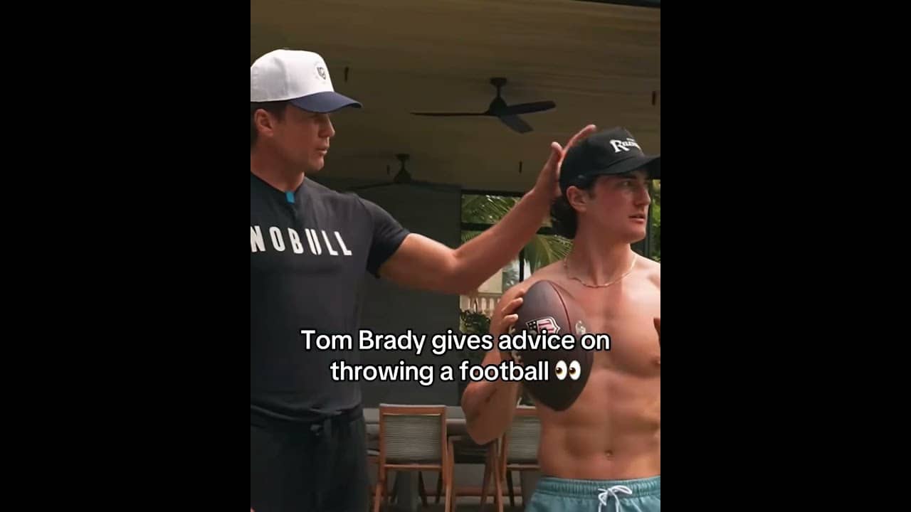 Learning from the best š (via @jessejameswest/TT, @Tombrady/TT)