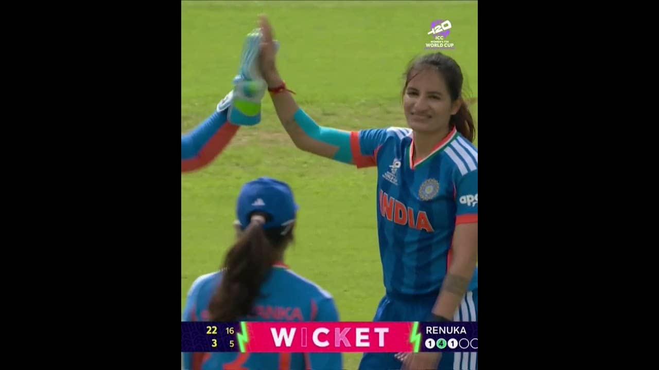 Absolute pearler from Renuka Singh to get rid of Danni Wyatt-Hodge early on 👌 #T20WorldCup