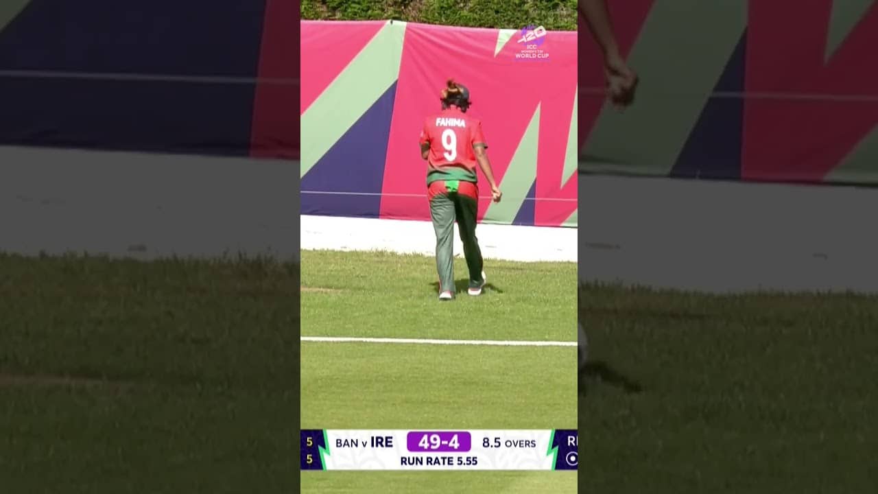 Rebecca Stokell gets hold of it and launches it for six 🚀 #T20WorldCup