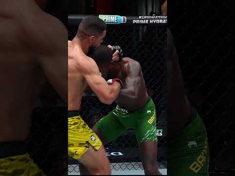 This knee was DEVASTATING! #ufcvegas118