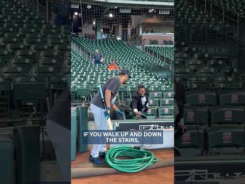 Julio made a deal with this Astros fan at batting practice 🤣 #mlb #baseball #juliorodriguez
