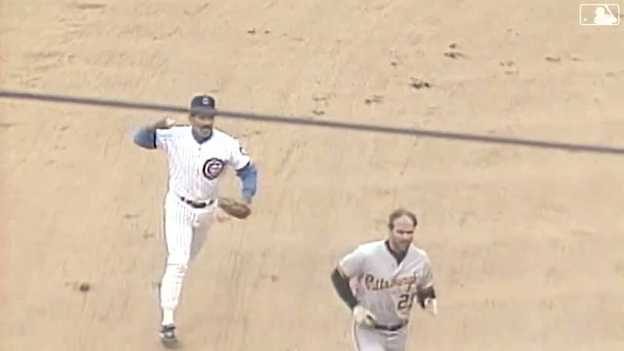 Kirk Gibson’s helmet gets him into a rundown