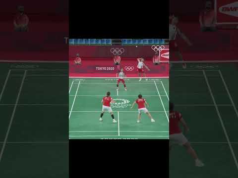 Change racquet mid game and still win the point? No problem. ๐