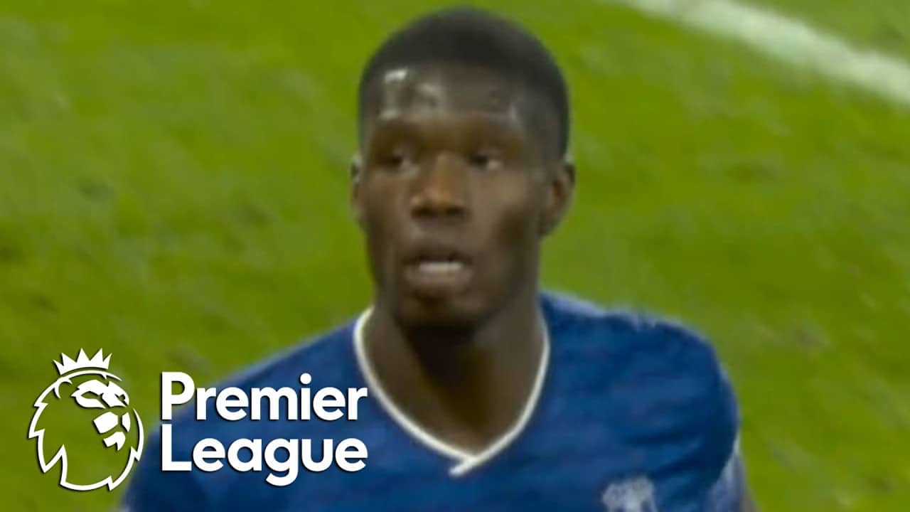 Thierno Barry's brace puts Everton 3-1 ahead of Manchester City | Premier League | NBC Sports