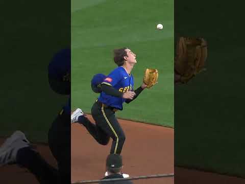 Cole Young pulled off a juggling act 😯