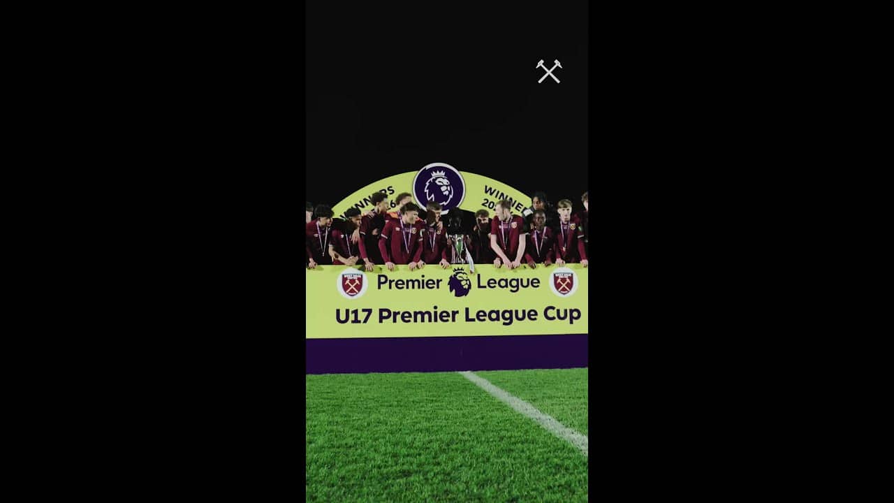 CHAMPIONS! đâď¸ West Ham U17s bring home the silverware!!