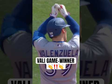 CLUTCH FROM VALI IN THE 9TH 👏 #BlueJays