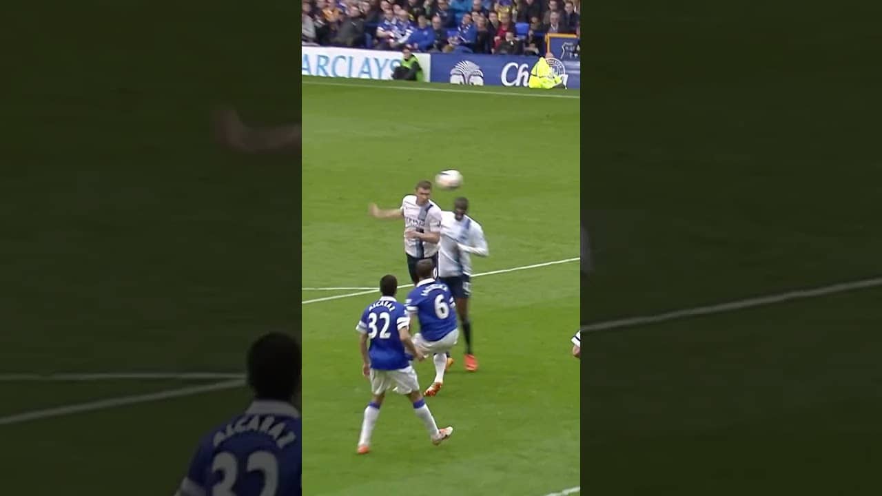 β½οΈ An Edin Dzeko Masterclass π #football #goals #mancity #premierleague #shorts #shortsfeed #dzeko