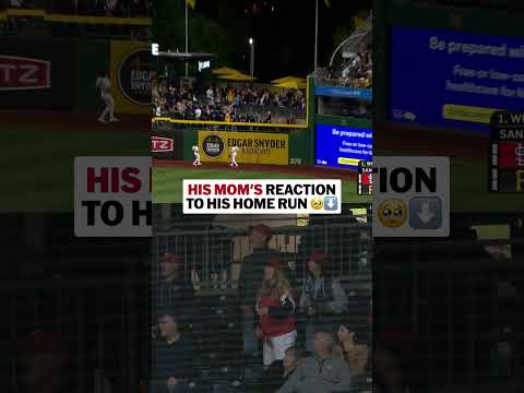 JJ Wetherholt's moms reaction to his homecoming ๐ญ